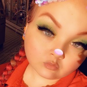 Meet your Posher, Isabella